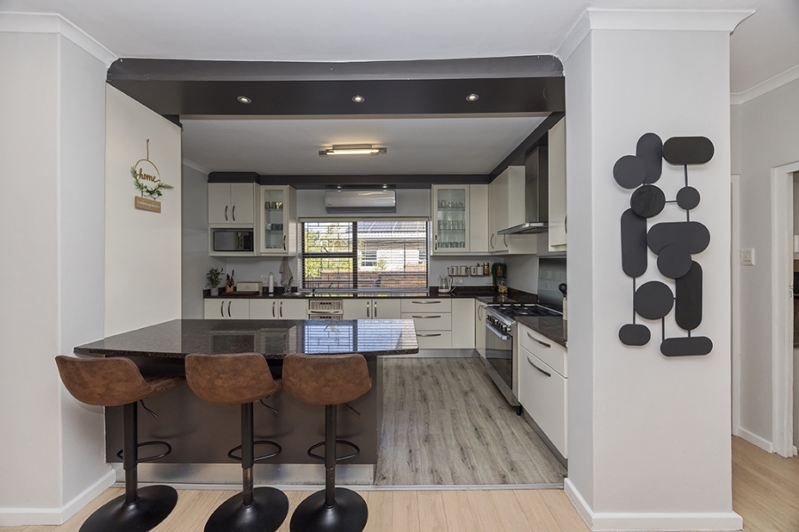 7 Bedroom Property for Sale in Sonstraal Western Cape